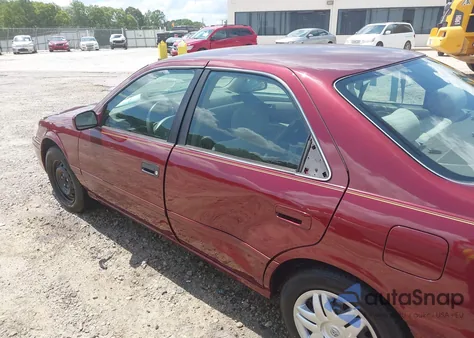 2000 Toyota Camry Le from USA, damaged, VIN 4T1BG22K4YU993484